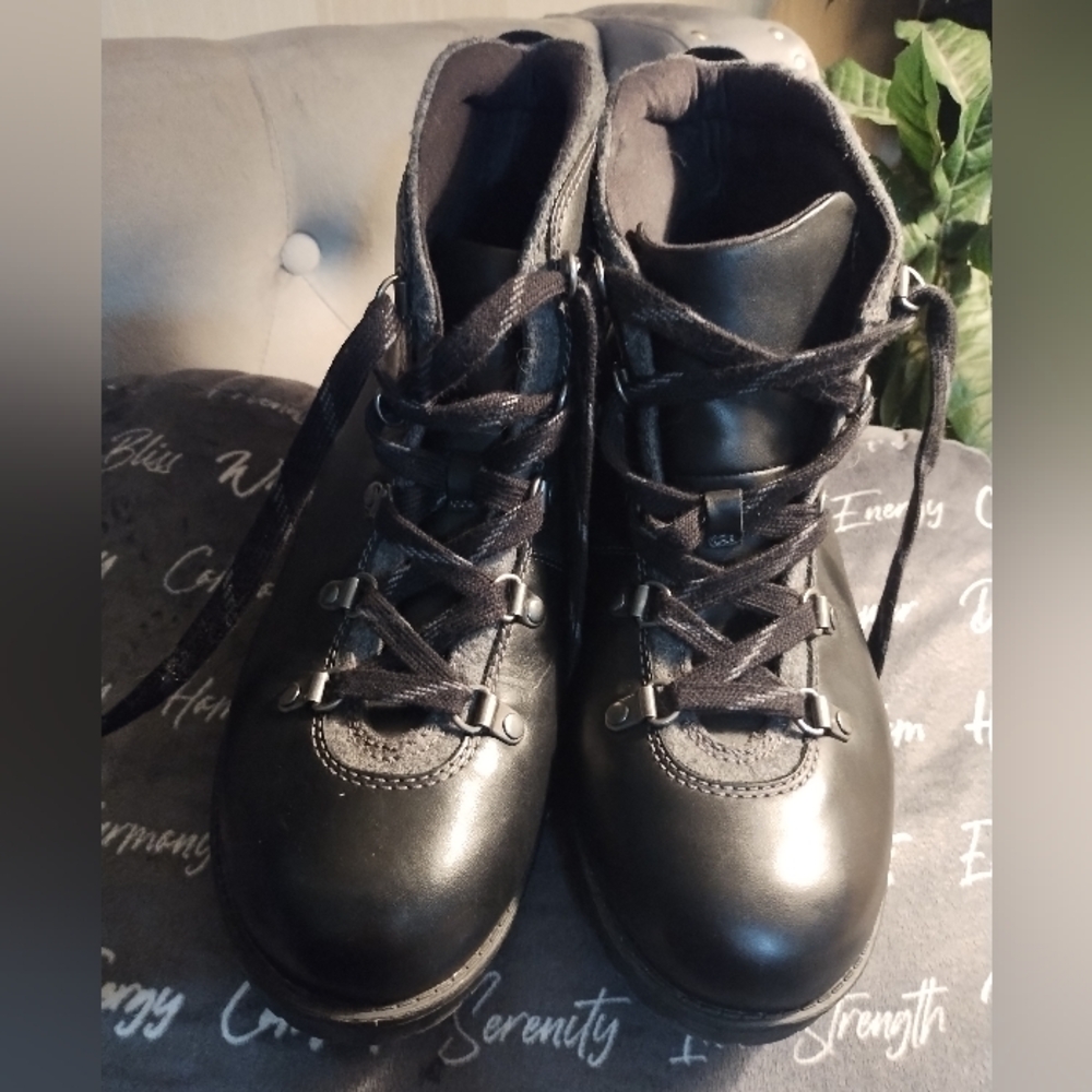 Clarks Faralyn Alpha Lace Up Ankle Boots sz 11